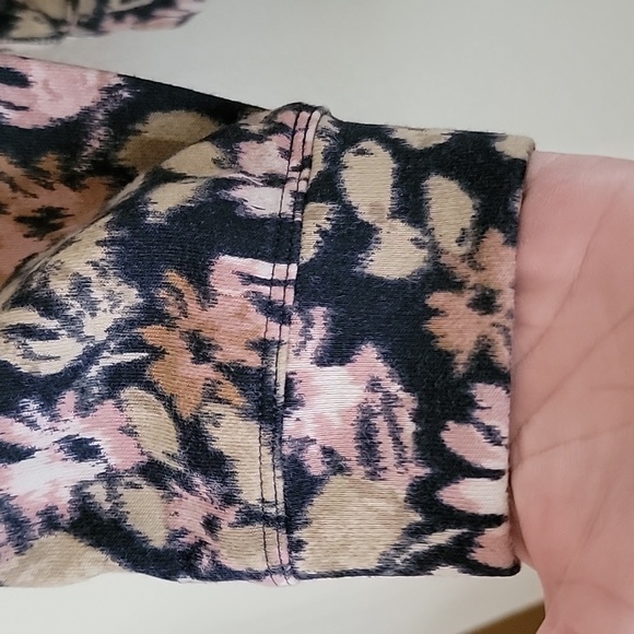 SONOMA Floral Print Long Sleeve Sweatshirt Style Top Black Rose Beige Tan sz XL - Picture 4 of 10